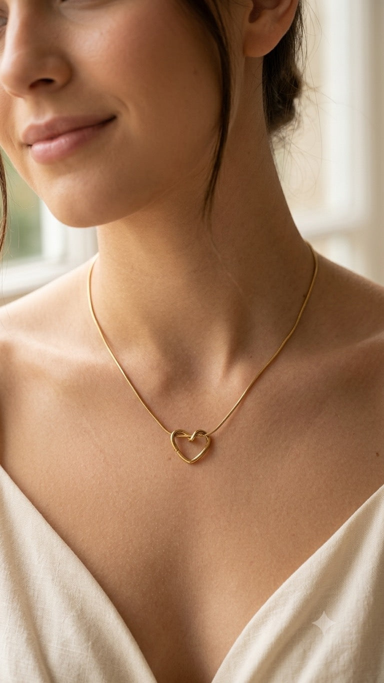 Roya Ventures Minimal Heart Pendant Necklace for Women