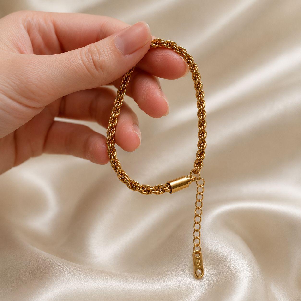 Royal link Gold Bracelet